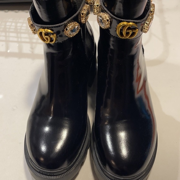 Gorgeous boots - Picture 1 of 3